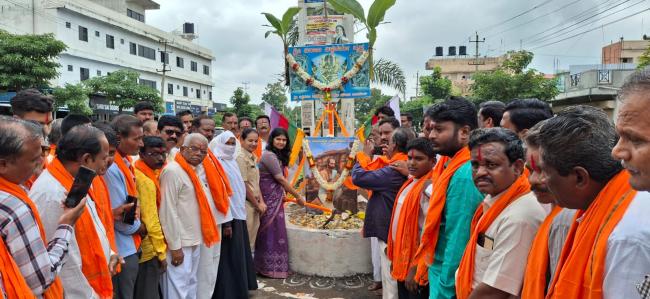 ಜಕಣಾಚಾರಿ ವೃತ್ತಕ್ಕೆ ತಹಸಿಲ್ದಾರ್ ಡಾ.ಹೂಗಾರ ಭೂಮಿಪೂಜೆ  