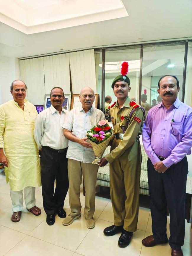 ಕೆಡೆಟ್ ಓಂಕಾರಲೋಗಾವಿಗೆ ಡಾ.ಪ್ರಭಾಕರಕೋರೆ ಅವರಿಂದ ಅಭಿನಂದನೆ  