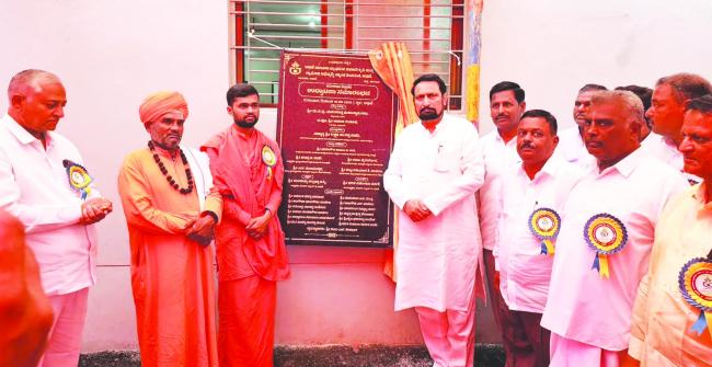 ಸಹಕಾರಿ ಸಂಸ್ಥೆಗಳ ಚುನಾವಣೆಯಲ್ಲಿ ಹಣದ ಹೊಳೆ,  ಶಾಸಕ ಲಕ್ಷ್ಮಣ ಸವದಿ ತೀವೃ ಕಳವಳ