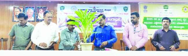 ಬಿತ್ತನೆ ಬೀಜ, ರಸಗೊಬ್ಬರಕ್ಕೆ ಕೊರತೆಯಾಗದಂತೆ ನೋಡಿಕೊಳ್ಳಿ: ಸಿಇಒ ವರ್ಣಿತ್ ನೇಗಿ 