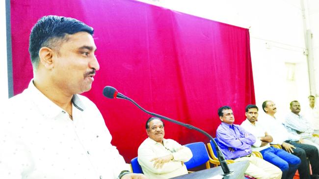 ವಿದ್ಯಾರ್ಥಿಗಳಿಗೆ ಜ್ಞಾನ, ಕೌಶಲ್ಯ ಮತ್ತು ಸಾಮರ್ಥ್ಯ ಪ್ರದರ್ಶನಕ್ಕಾಗಿ ವೇದಿಕೆ ಅಗತ್ಯ: ಡಾ. ಪ್ರಕಾಶ ಕೆ. ಬಡಿಗೇರ 