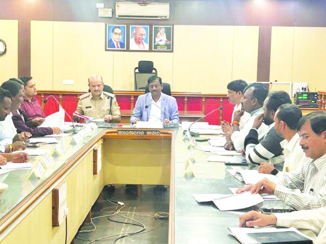 ಗ್ರಾ.ಪಂ.ಮಟ್ಟದಲ್ಲಿ ದೌರ್ಜನ್ಯ ನಿಯಂತ್ರಣ ಜಾಗೃತಿ ಮೂಡಿಸಿ: ಜಿಲ್ಲಾಧಿಕಾರಿ    