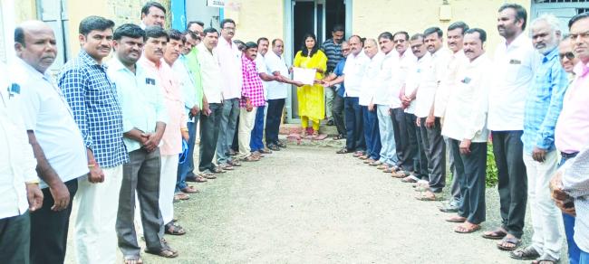 ಸಮೀಕ್ಷಾ ಕಾರ್ಯ ಮುಂದೂಡುವಂತೆ ಒತ್ತಾಯಿಸಿ ಸಂಘಟನೆಗಳ ಮನವಿ  