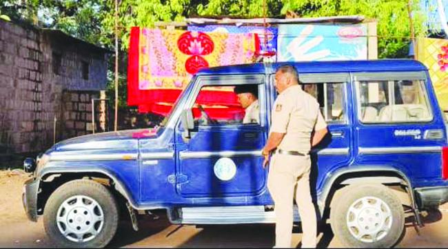 ಅನ್ಯ ಕೋಮಿನ ನಡುವೆ ಗಲಾಟೆ: ತಡೆಯಲು ಹೋದ ಪೋಲಿಸರ ಮೇಲೆ ಹಲ್ಲೆ 