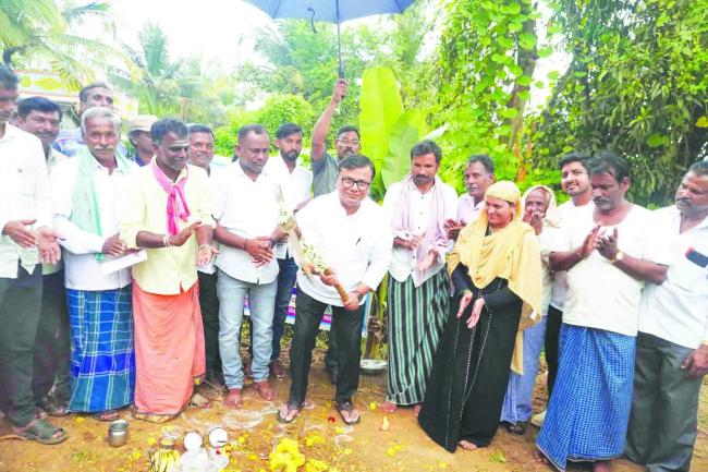 ಪ್ರತಿಯೊಂದು ಗ್ರಾಮಗಳಲ್ಲಿಯೂ ಸಹ ರಸ್ತೆ ಅಭಿವೃದ್ಧಿ ಕಾಮಗಾರಿ ಕೈಗೊಳ್ಳಲಾಗುತ್ತಿದೆ: ಶಾಸಕ ಶ್ರೀನಿವಾಸ ಮಾನೆ