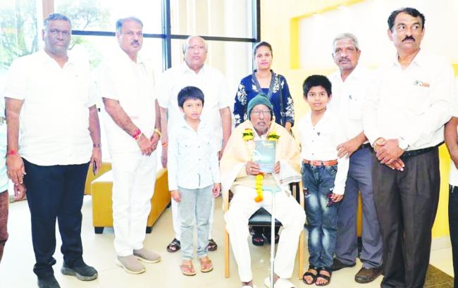 ರಾಜ್ಯೋತ್ಸವ ಪ್ರಶಸ್ತಿ ಪುರಸ್ಕೃತ ಡಾ. ಬಿ. ಎಫ್‌. ದಂಡಿನಗೆ ಸನ್ಮಾನ 