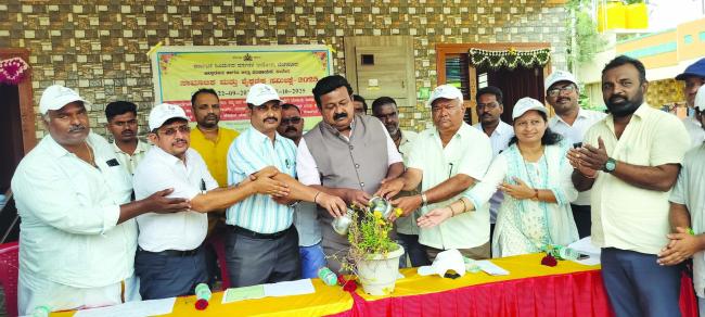 ಬಸವಣ್ಣನವರ ಸಮ ಸಮಾಜ ನಿರ್ಮಾಣದ  ಪರಿಕಲ್ಪನೆ ಈ ಸಮೀಕ್ಷಾ ಕಾರ್ಯವಾಗಿದೆ: ಪ್ರಕಾಶ್ ಕೋಳಿವಾಡ   