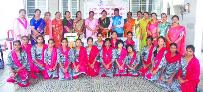 ಕ್ರಾಂತಿ ಮಹಿಳಾ ಮಂಡಳ, ಉಮಾ ಸಂಗೀತ ಪ್ರತಿಷ್ಠಾನದಿಂದ ಶಿಕ್ಷಕರ ದಿನಾಚರಣೆ 