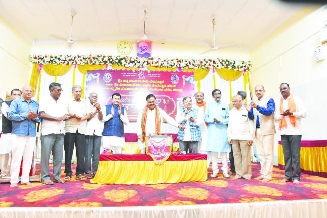 ಮನುಷ್ಯರನ್ನು ಮತ್ತಷ್ಟು ಒಳ್ಳೆಯವರನ್ನಾಗಿ ಮಾಡುವುದೇ ಹಬ್ಬಗಳ ಉದ್ದೇಶ: ಸರದೇಶಪಾಂಡೆ 