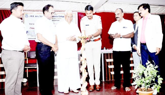 ಸತತ ಪರಿಶ್ರಮದಿಂದ ಉಜ್ವಲ ಭವಿಷ್ಯ ನಿರ್ಮಾಣ ಸಾಧ್ಯ : ಶರಣಯ್ಯ ಭಂಡಾರಿಮಠ 