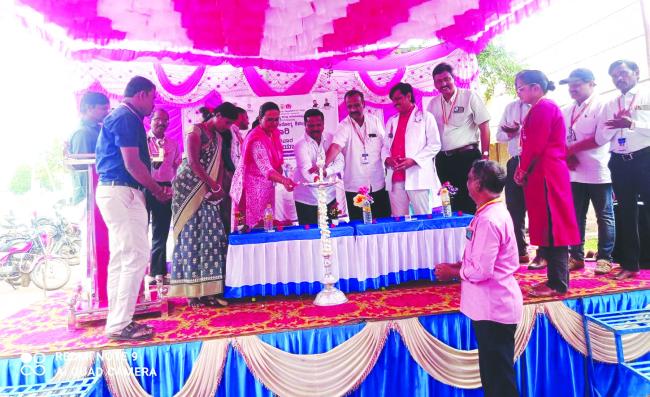 ಮಹಿಳೆಯರು ತಮ್ಮ ಕುಟುಂಬದ ಪೋಷಣೆಯೊಂದಿಗೆ ತಮ್ಮ ಆರೋಗ್ಯಕ್ಕೂ ಆದ್ಯತೆ ನೀಡಬೇಕು: ಡಿಎಚ್‌ಒ ಡಾ.ಲಿಂಗರಾಜು 