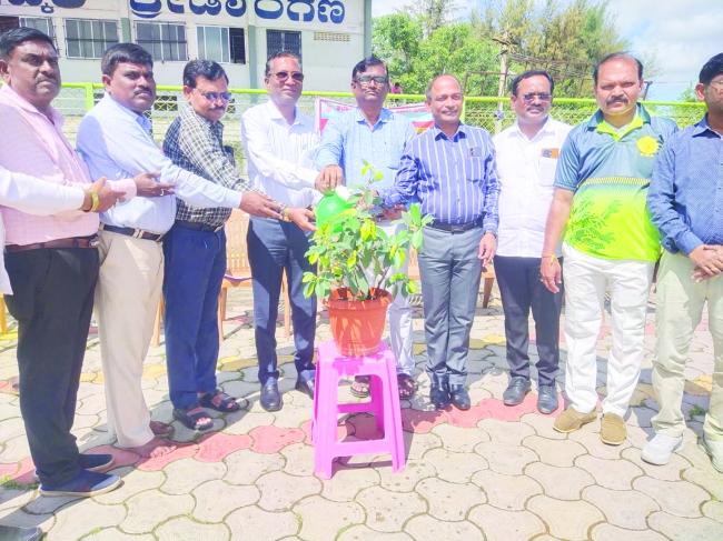 ಆರೋಗ್ಯಯುತ ಜೀವನಕ್ಕೆ ದೈಹಿಕ-ಮಾನಸಿಕ ಸ್ಥಿರತೆ ಕಾಪಾಡಿಕೊಳ್ಳುವುದು ಅತ್ಯವಶ್ಯಕ: ಅಪರ ಜಿಲ್ಲಾಧಿಕಾರಿ ಗೆಣ್ಣೂರ 