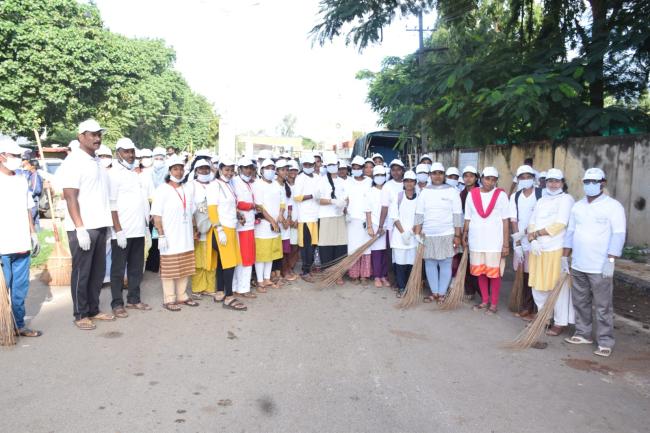 ಪೌರ ಕಾರ್ಮಿಕರ ಜೊತೆಗೆ ಸ್ಥಳಿಯರು ಕೈಜೊಡಿಸಿ ಸಹಕರಿಸಿ ಸ್ವಚ್ಚತೆಗೆ ಆಧ್ಯತೆ ನೀಡಿ 