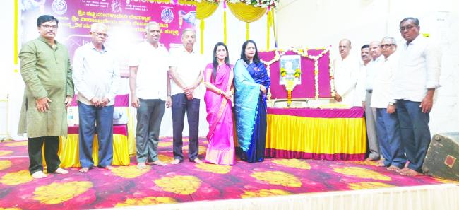 ಲಿಂಗರಾಜ ನಗರ ದಸರಾದಲ್ಲಿ ಗಮನ ಸೆಳೆದ ದಾಂಡಿಯಾ 