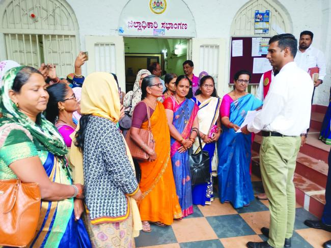 ಅಂಗನವಾಡಿ ಕಾರ್ಯಕರ್ತೆಯರಿಗೆ ಸರ್ವೆ ಹಾಕಿರುವುದಕ್ಕೆ ವಿನಾಯಿತಿ ನೀಡಲು ಮನವಿ 