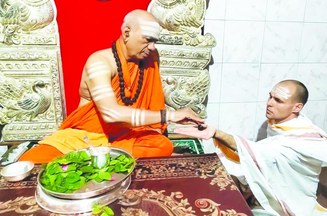 ‘ಇಷ್ಟಲಿಂಗಾರ್ಚನೆ ಕೇಂದ್ರಿತ ವೀರಶೈವವು ವಿಶ್ವಧರ್ಮ’  