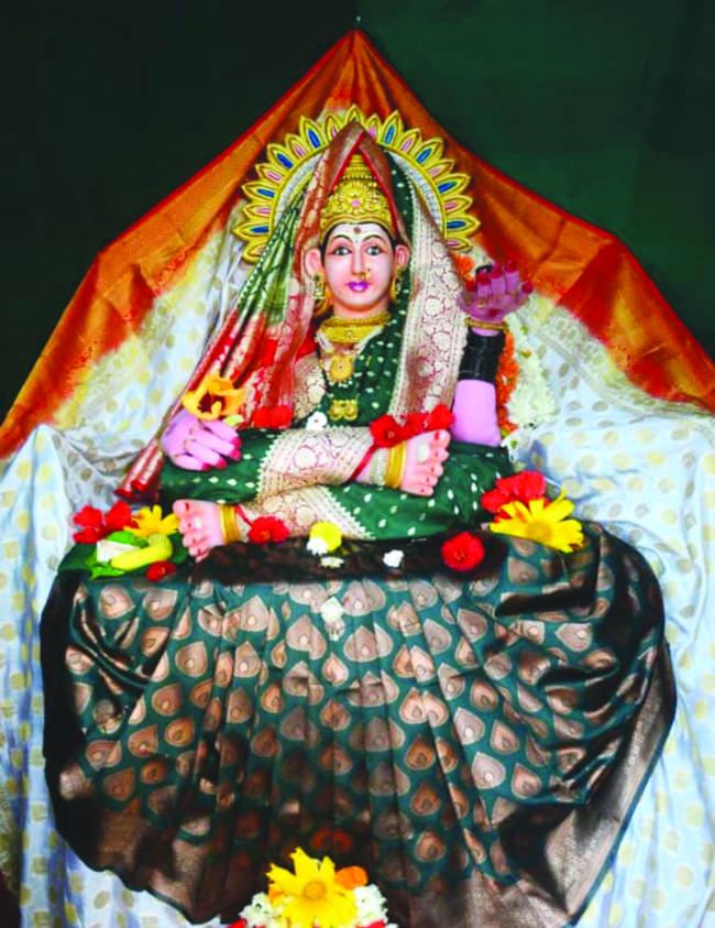 ಯರಗಟ್ಟಿ: ಗ್ರಾಮದೇವಿ ನವರಾತ್ರಿ ನಿಮಿತ್ಯ 5ನೇ ದಿನದ ಅಲಂಕಾರ