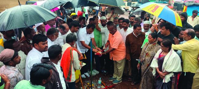 ಅಂಗಡಿ ಕಳೆದುಕೊಂಡವರಿಗೆ ಶೀಘ್ರದಲ್ಲೇ ಗ್ರಾಮಪಂಚಾಯಿತಿ ವತಿಯಿಂದ ಸುಸಜ್ಜಿತ ಕಾಂಪ್ಲೆಕ್ಸ್‌ ವ್ಯವಸ್ಥೆ  