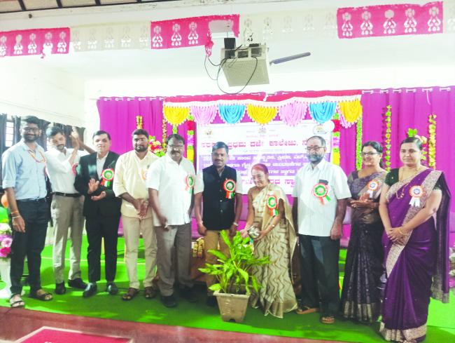 ಗೌರವ , ಅಭಿಮಾನ,ಆದರ್ಶ, ಒಳ್ಳೆಯ ವಿಚಾರ, ಆಚಾರದಿಂದ ವಿದ್ಯಾರ್ಥಿಗಳು ಬೆಳೆಯಬೇಕು:   ದಾಸೋಗ  