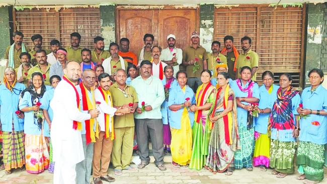 ಸ್ವಚ್ಛತೆ ಕಾಪಾಡುವಲ್ಲಿ ಪೌರ ಕಾರ್ಮಿಕರ ಪರಿಶ್ರಮ ಮತ್ತು ಸೇವೆ ಅಪಾರವಾಗಿದೆ: ಗವಿಸಿದ್ದಪ್ಪ ಹಂಡಿ  