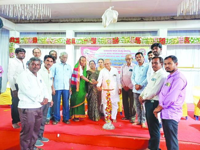 ರಾಣೇಬೆನ್ನೂರಲ್ಲಿ ಪ್ರಶಸ್ತಿ ಪುರಸ್ಕೃತ ಅಂಗೂರರ ಛಾಯಾಚಿತ್ರ ಪ್ರದರ್ಶನ  