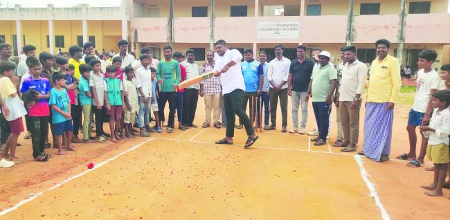 ಪ್ರತಿಭೆ ಅನಾವರಣಕ್ಕೆ ಕ್ರೀಡಾಕೂಟಗಳು ಸಹಕಾರಿ : ಹೊಸಕೋಟೆ ಜಗದೀಶ 