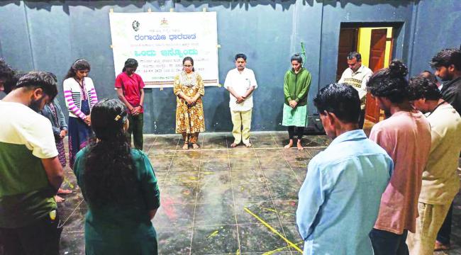 ರಂಗಾಯಣದ ಮಾಜಿ ನಿರ್ದೇಶಕ ಯಶವಂತ ಸರ್‌ದೇಶಪಾಂಡೆರವರಿಗೆ ಭಾವಪೂರ್ಣ ಶ್ರದ್ಧಾಂಜಲಿ. 