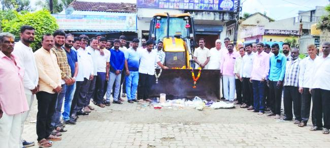 ವಾಳಕಿ ಗ್ರಾಮದಲ್ಲಿ 1 ಕೋಟಿ ರೂ. ರಸ್ತೆ ಅಭಿವೃದ್ಧಿ ಕಾಮಗಾರಿಗಳಿಗೆ ಚಾಲನೆ 