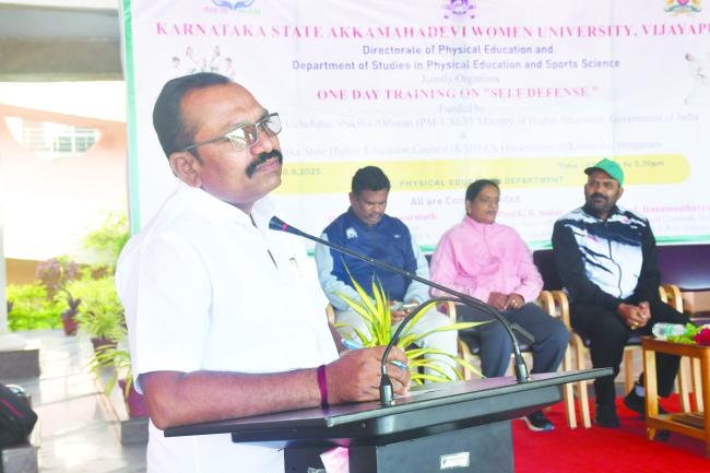 ಆತ್ಮರಕ್ಷಣಾ ತರಬೇತಿ ಶಿಬಿರಗಳು ಮಹಿಳೆಯರಿಗೆ ಅಗತ್ಯ ಕೌಶಲ್ಯ ಮತ್ತು ಆತ್ಮವಿಶ್ವಾಸ ನೀಡುತ್ತವೆ: ಮಾಡ್ಯಾಳ  