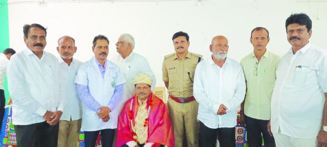 ಫಾರ್ಮಸಿಸ್ಟಗಳು ವೃತ್ತಿ ಧರ್ಮ ಪಾಲಿಸಿ,ತಮ್ಮ ಘನತೆಯನ್ನು ಹೆಚ್ಚಿಸಿಕೊಳ್ಳಿ: ಸಂಗಣ್ಣ ಕರಡಿ