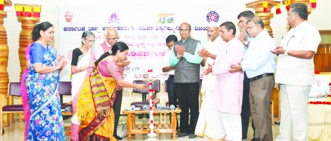 ಸತ್ಯ, ಅಹಿಂಸೆ ಮ. ಗಾಂಧೀಜಿಯವರ ಜೀವನ ಸಂದೇಶ: ಕುಲಕರ್ಣಿ 