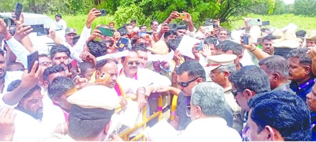 ವಿವಿಧ ಬೇಡಿಕೆ ಈಡೇರಿಕೆಗೆ ಕರವೇಯಿಂದ ಸಿ.ಎಂಗೆ ಮನವಿಽ ಬಿ.ಎಸ್‌.ಪಿ.ಎಲ್ ಒಡಂಬಡಿಕೆಯನ್ನು ರದ್ದುಮಾಡಿ 