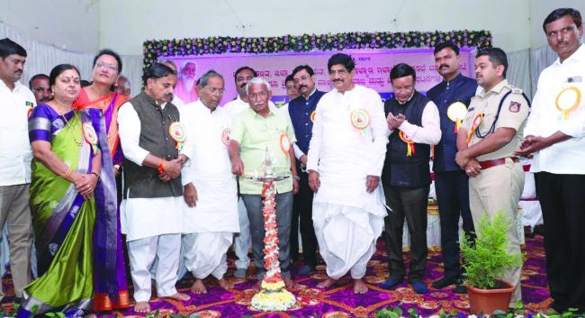 ಮಹರ್ಷಿ ವಾಲ್ಮೀಕಿ ಜಯಂತಿ : ಅದ್ದೂರಿ ಭಾವಚಿತ್ರದ ಮೆರವಣಿಗೆ 