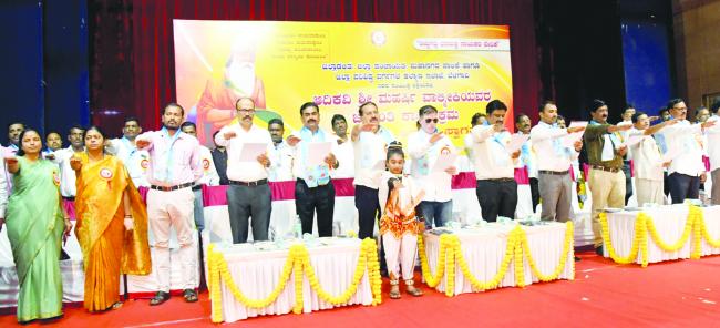 ಜಯಂತಿಯ ಜೊತೆಗೆ ಸಮಾಜದ ಅಭಿವೃದ್ಧಿಯ ಬಗ್ಗೆ ಚರ್ಚೆ ಮಾಡಬೇಕು: ಡಾ. ಜೋಳದಕೂಡ್ಲಿಗಿ 