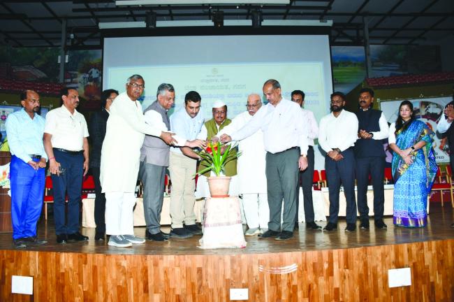 ಕಿತ್ತೂರು ಕರ್ನಾಟಕದ ವಿಭಾಗದ ಕರಡು ಪ್ರತಿ ತಯಾರಿಕೆ ಪ್ರಗತಿ ಪರೀಶೀಲನೆ ಸಭೆ  