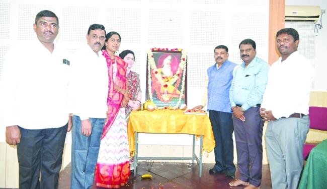  ಮಹರ್ಷಿ ವಾಲ್ಮೀಕಿಯ ಚಿಂತನೆಗಳು ಅಜರಾಮರ: ಪ್ರೊ.ವೆಂಕಟಗಿರಿ ದಳವಾಯಿ 