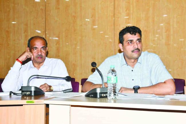  ಜಿ.ಪಂ. ಸಾಮಾನ್ಯ ಸಭೆಯಲ್ಲಿ ಖಡಕ್ ಸೂಚನೆ    ಅಂಗನವಾಡಿ ಕೇಂದ್ರಗಳನ್ನು ಮಾದರಿಯಾಗಿಸಿ : ರಮಣದೀಪ್ ಚೌಧರಿ  