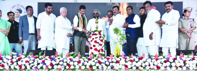 ದೀಪಾವಳಿಗೆ ಹಸಿರು ಪಟಾಕಿ ಮಾತ್ರ ಬಳಸಿ, ಪರಿಸರ ಸಂರಕ್ಷಣೆಗೆ ನೀವೂ ಕೈಜೋಡಿಸಿ. 