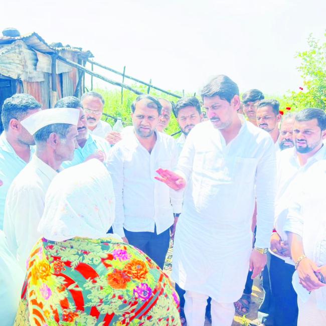 ಬೆಂಕಿ ಅವಘಡದಿಂದ ಆಘಾತಕ್ಕೋಳಗಾದ ಕುಟುಂಬಕ್ಕೆ ಆರ್ಥಿಕ ಸಹಾಯ ಮತ್ತು ಸಾಂತ್ವನ ಹೇಳಿದ ಚಿದಾನಂದ ಸವದಿ. 