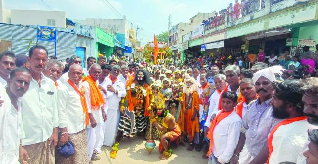  ಮಹರ್ಷಿ ವಾಲ್ಮೀಕಿಯ ಭವ್ಯ ಮೆರವಣಿಗೆ 