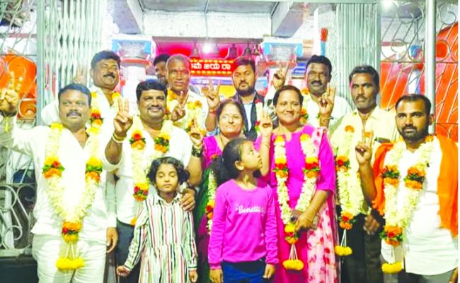 ಬಿಜೆಪಿ ಬೆಂಬಲಿಗರ ತಂಡಕ್ಕೆ ಗೆಲುವು, ಕಾಂಗ್ರೆಸ್ ಗೆ ಮುಖ ಭಂಗ    ಒಂದು ಸ್ಥಾನ ಗೆಲ್ಲದ ಕಾಂಗ್ರೆಸ್.