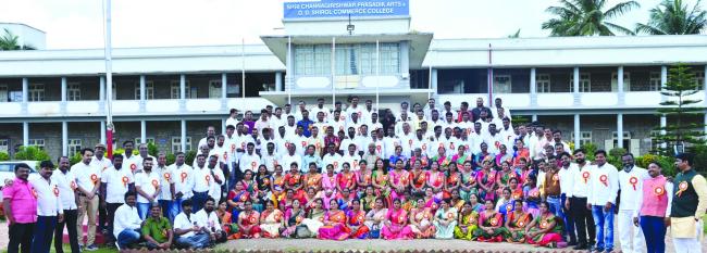 ವಿನಯದಿಂದ ಗುರುಗಳಿಗೆ ಗೌರವಿಸಿದ ಶಿಷ್ಯರು ಸಂಸ್ಕಾರವಂತರು : ಶಿವಲಿಂಗ ಸಿದ್ನಾಳ 