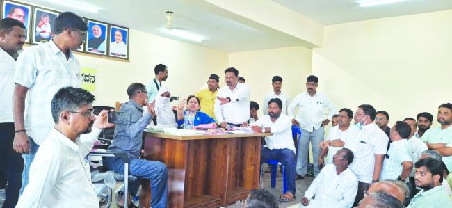 ಪುರಸಭೆ ವಾಣಿಜ್ಯ ಮಳಿಗೆಗಳ ಬಹಿರಂಗ ಹರಾಜು  