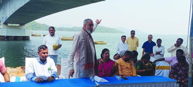 ಕಾಳಿ ನದಿಯ ಹೊಸ ಬ್ರಿಜ್‌ಗೆ ಸಂಸದ ವಿಶ್ವೇಶ್ವರ ಕಾಗೇರಿ ಭೂಮಿ ಪೂಜೆ 