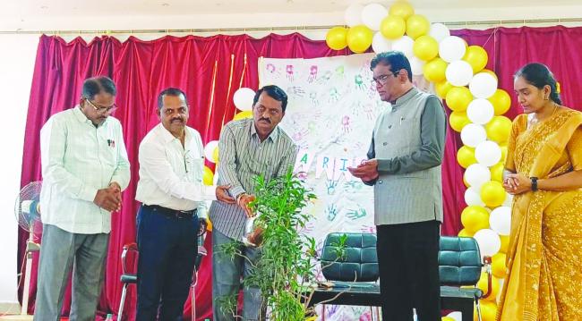 ವಿಜ್ಞಾನ ಕಲಿಕೆಗೆ ಆದ್ಯತೆ ನೀಡಿ- ಎಸ್ ಎಸ್ ಪಾಟೀಲ್  