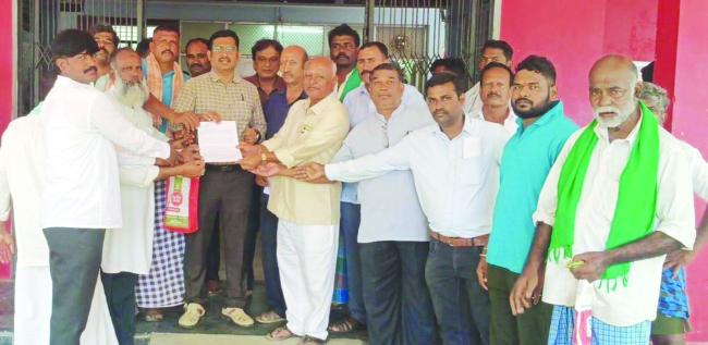 ಎಂಟು ವರ್ಷ ಗತಿಸಿದ ಹುಲ್ಲತ್ತಿ ತಾಂಡಾ ರಸ್ತೆ : ಗ್ರಾಮಸ್ಥರ ಆರೋಪ  