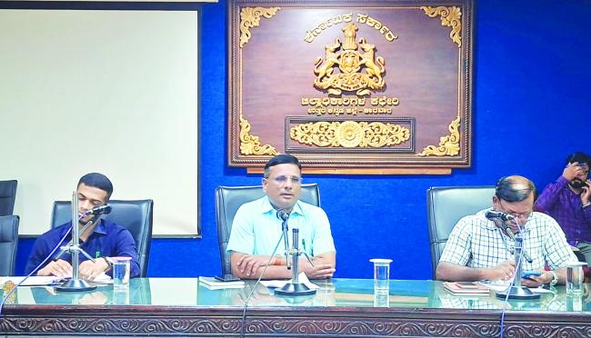 ಕನ್ನಡ ರಾಜ್ಯೋತ್ಸವದ ವಿಜೃಂಭಣೆಯ ಆಚರಣೆ: ಅಪರ ಜಿಲ್ಲಾಧಿಕಾರಿ ಸಾಜಿದ್ ಮುಲ್ಲಾ