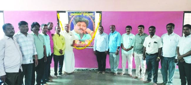 ವೃತ್ತಿ ರಂಗಭೂಮಿ ನಟ ರಾಜು ತಾಳಿಕೋಟೆ ರಂಗ ನಮನ 