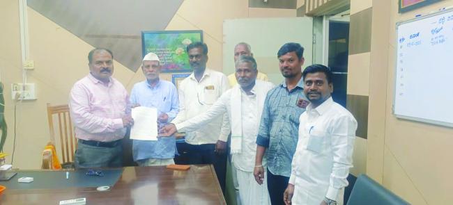 ಸಂಕದಾಳ ಗ್ರಾಮದ ಶಾಲೆಗೆ ಹೆಚ್ಚುವರಿ ಕೊಠಡಿಗಳನ್ನು ಮಂಜೂರ ಮಾಡಬೇಕೆಂದು ಡಿಡಿಪಿಐಗೆ ಮನವಿ 