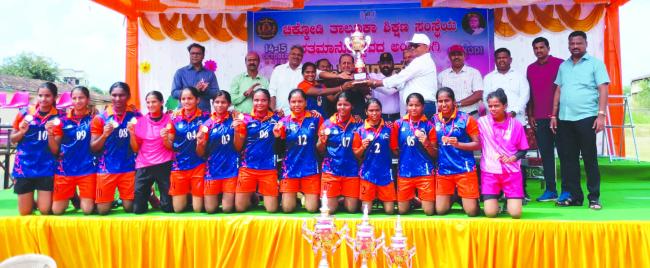 ಎ.ಎ. ಪಾಟೀಲ ಮಹಿಳಾ ಮಹಾವಿದ್ಯಾಲಯ ಡಬಲ್ ಚಾಂಪಿಯನ್ಸ್‌ 